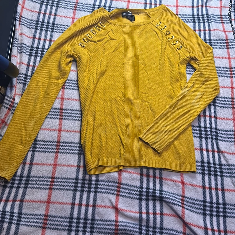 mustard yellow sweater